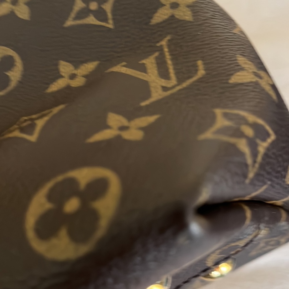 Genuine Louis Vuitton Bag - Picture 10 of 13